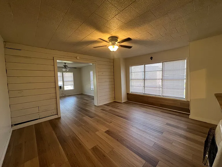 122 Robertson St — Photo 5