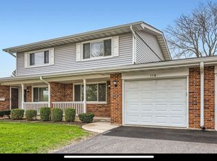 114 Wiltshire Ct, Schaumburg, IL 60193