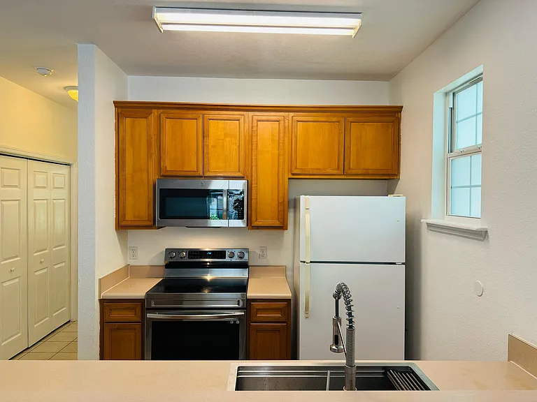 924 Ashburn Dr #2 — Photo 17