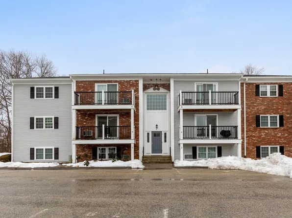 7 Chapel Hill Dr APT 8, Plymouth, MA 02360