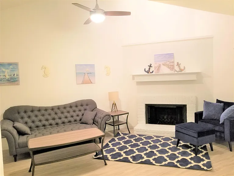 6646 E Lovers Ln — Photo 5