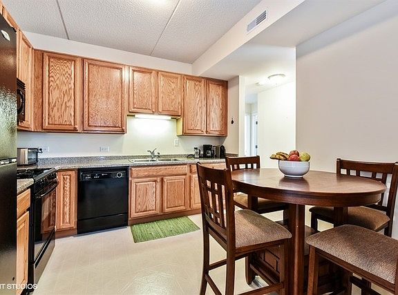 5th image of 9530 S Cook Ave Unit 305