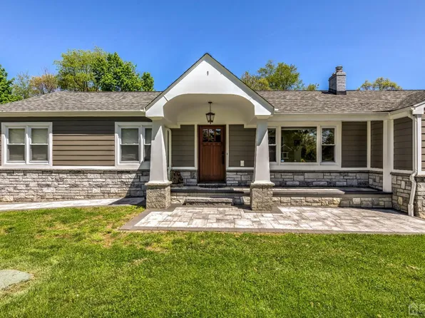 11 Seneca Lake Ter, Sparta, NJ 07871