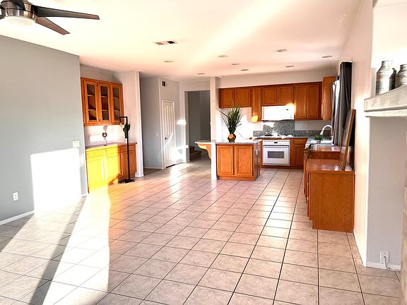 2nd image of 6883 Winterberry Way