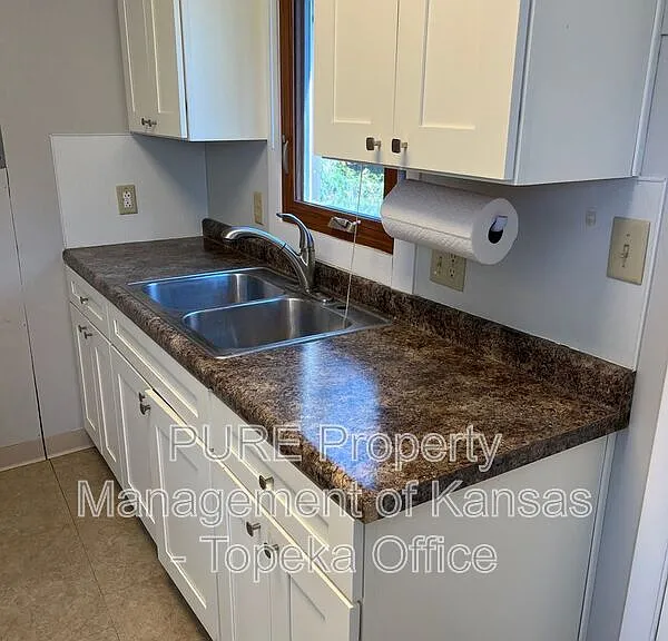 1926 SE Michigan Ave — Photo 15