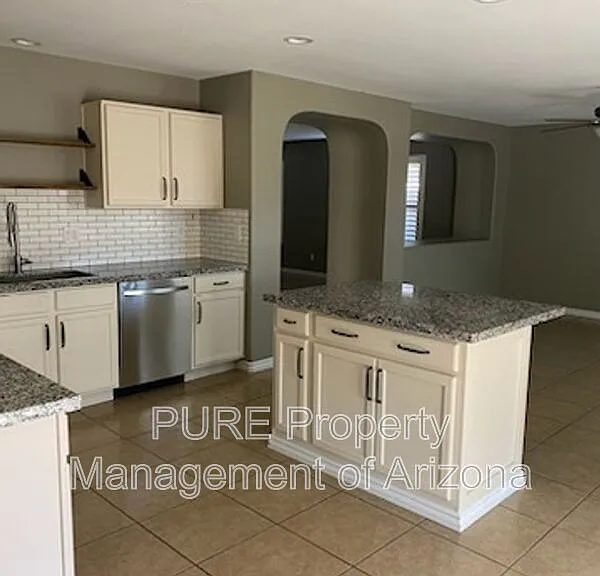 13857 W Ironwood St — Photo 8