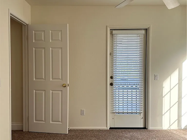 7297 Cobble Creek Dr — Photo 34