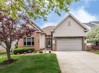 9730 Tioga Trl N, Pinckney, MI