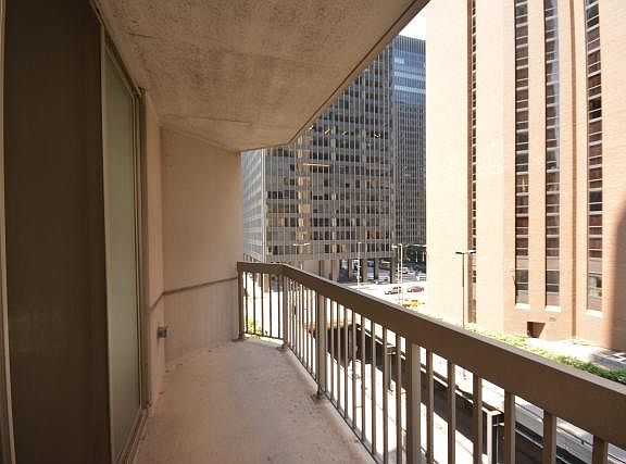 3rd image of 222 N Columbus Dr APT 405