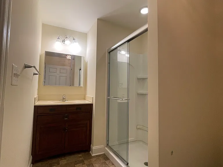 314 Lyndhurst St — Photo 16