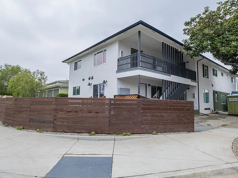 17901 Crenshaw Blvd Residences — Photo 38