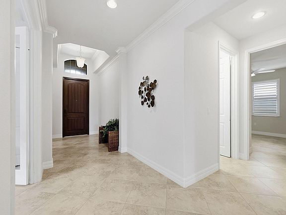 4th image of 2946 Aviamar Cir