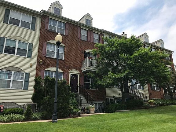 2nd image of 94 Vaughan Dr