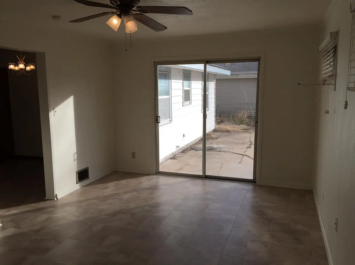749 N Abilene Avenue — Photo 4