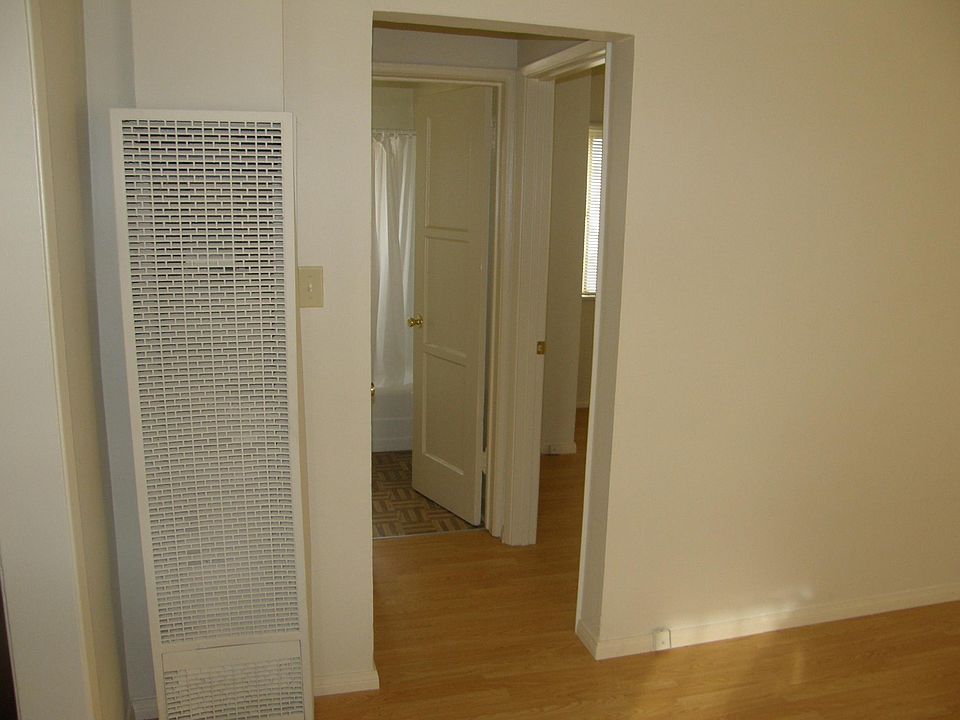 1st image of 932 N Eucalyptus Ave