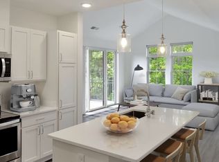 Spur 16, Mequon, WI 53092