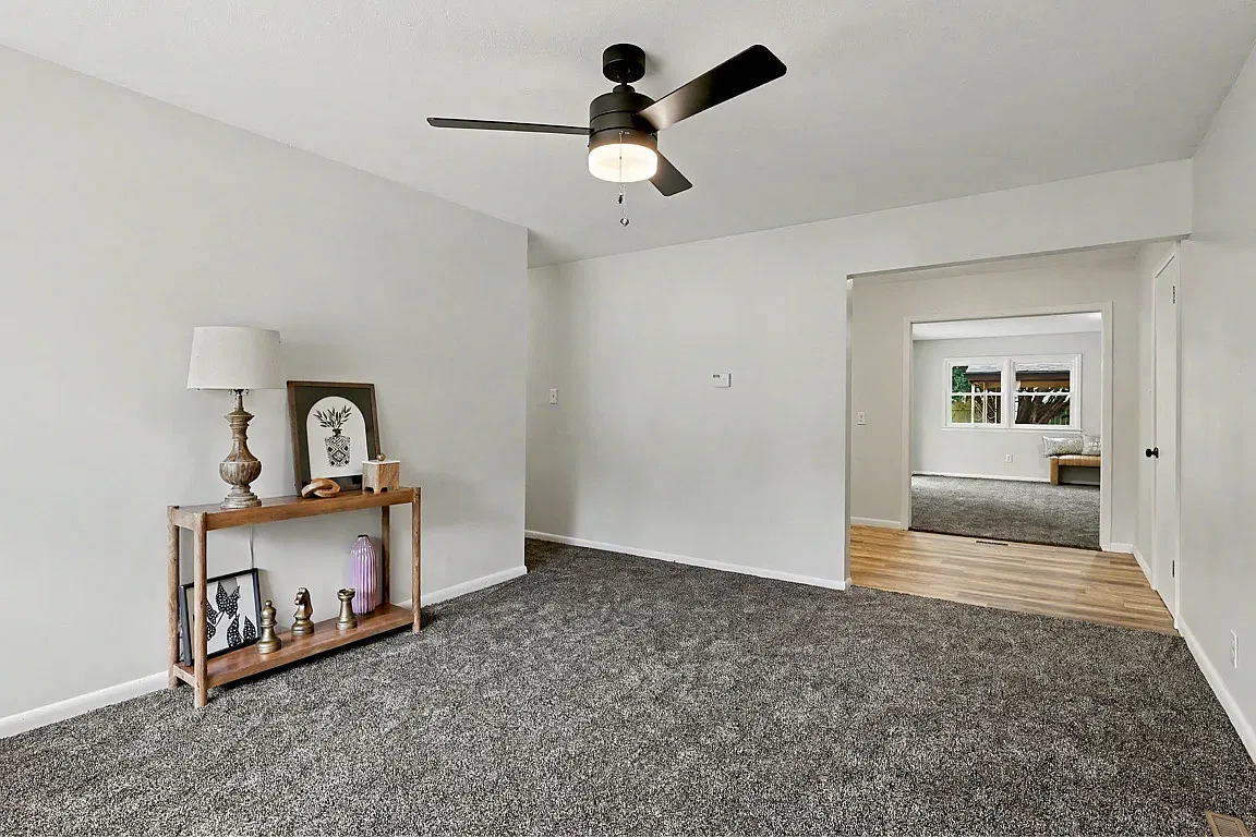 FLIP) 617 West 4th Street - 1 — Photo 2