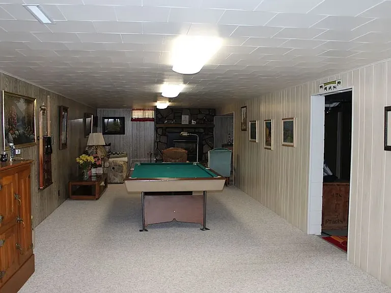 225 Maryhill Dr — Photo 3