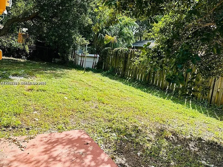 2620 NW 14th Ct — Photo 13