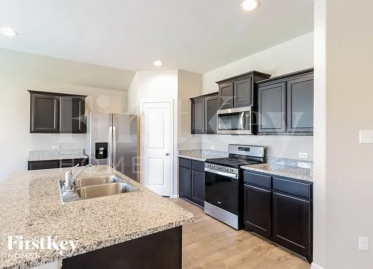 4624 Corktree Ln — Photo 6