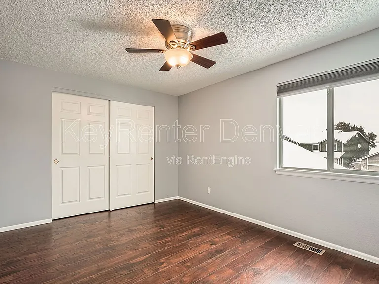 5742 W 114th Pl — Photo 23