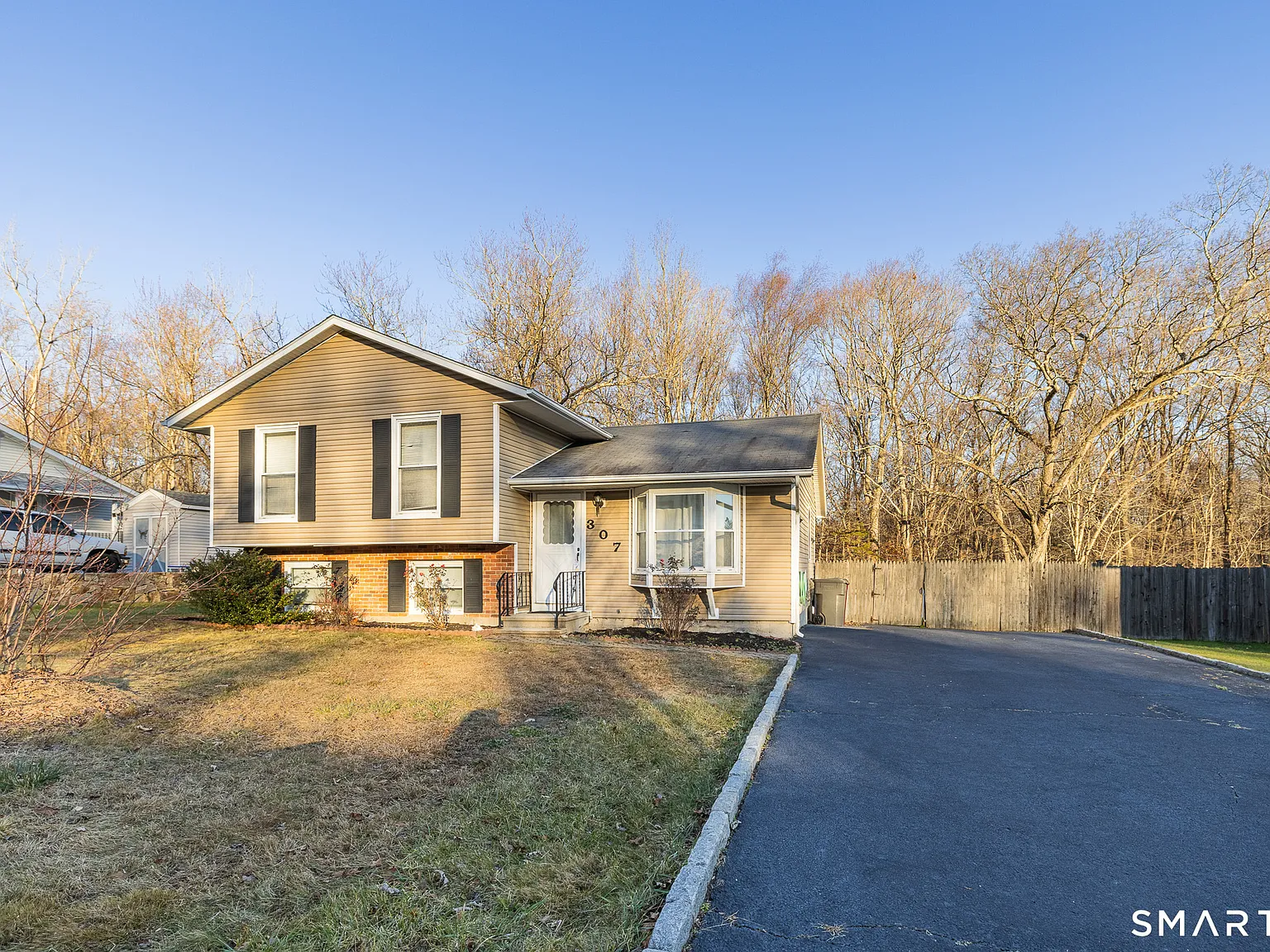 3 bed, 2.0 bath, 1256 sqft, $2,500 — Photo 1