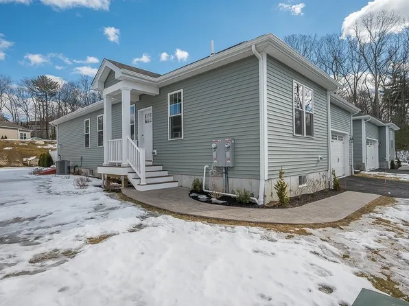 8 Harvey Spaulding St #27, Uxbridge, MA 01569