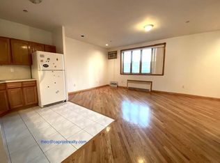 254 S 1st St APT 3, Brooklyn, NY 11211