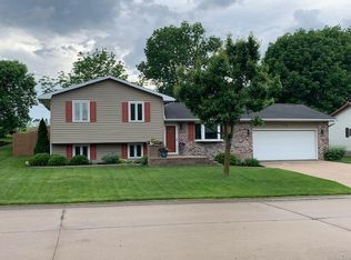 206 W Corry Ct, Mount Pleasant, IA 52641