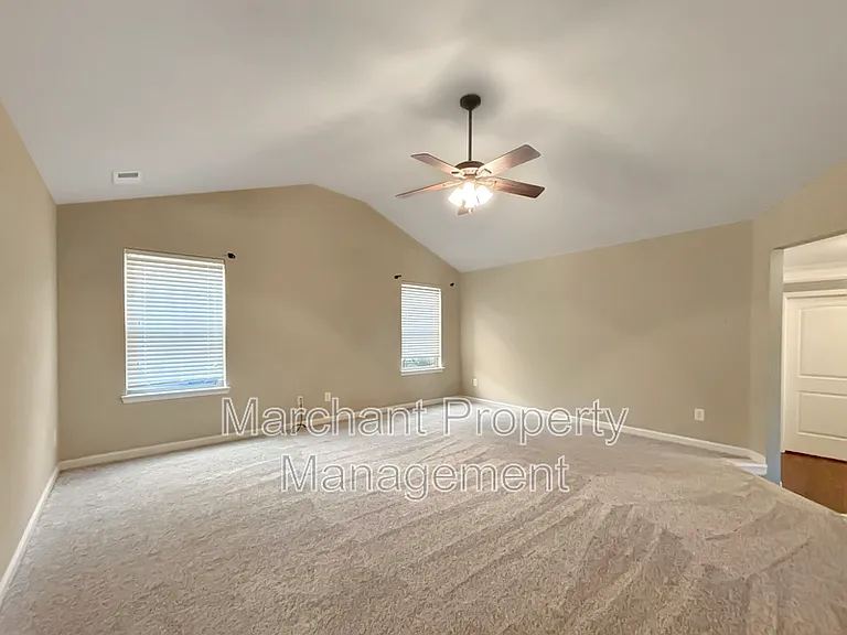 32 Governors Lake Way — Photo 16