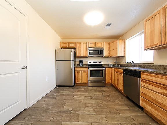 5467CarterRdUnitB_011_07072022