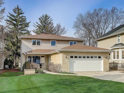 390 N Larch Ave, Elmhurst, IL, 60126