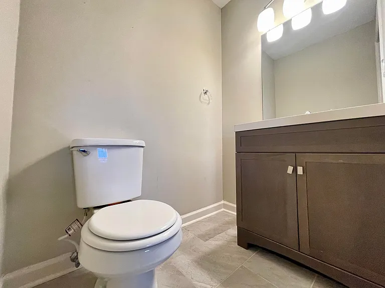 223 Raintree Ln — Photo 29
