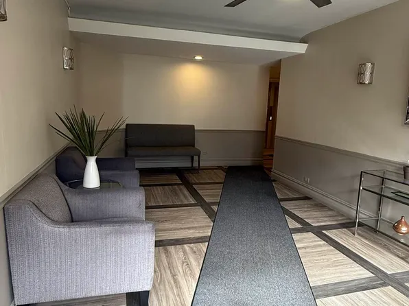 7520 Ridge Boulevard image 14 of 21