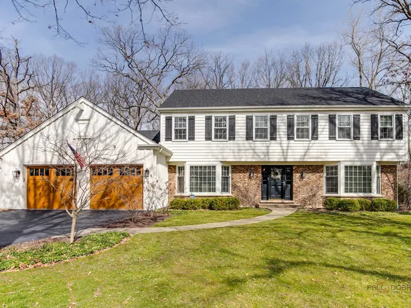 4 Royal Ct, Lincolnshire, IL 60069