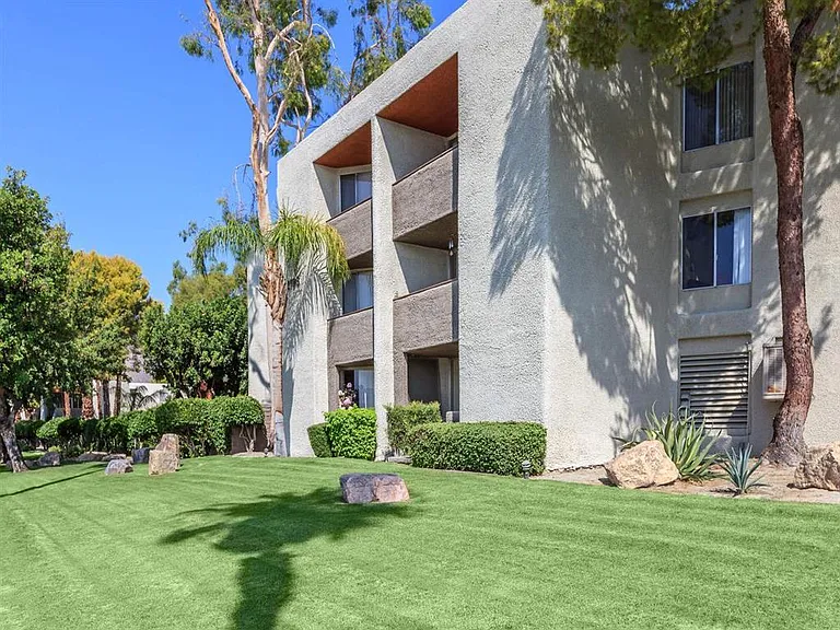 Mojave Blue Apartments — Photo 39
