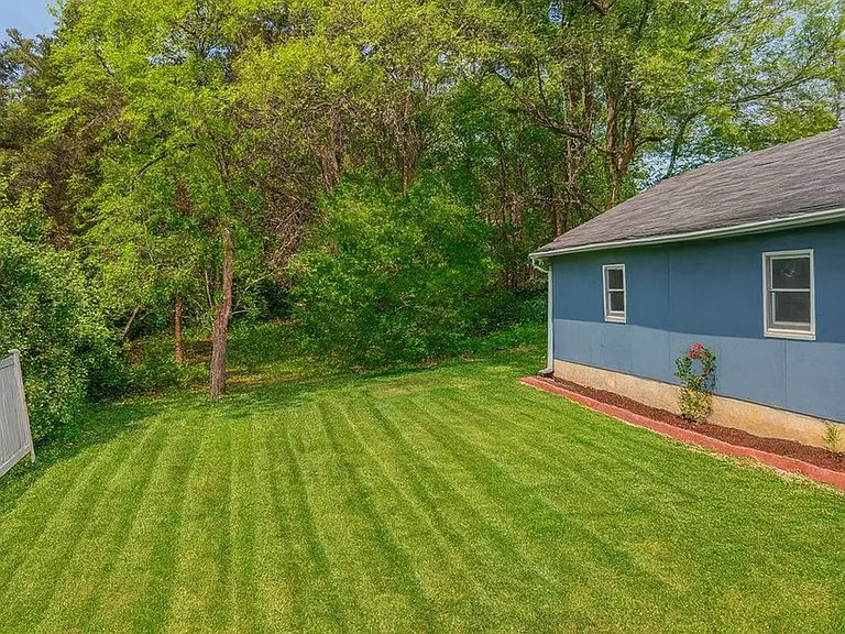 4606 Timothy Way — Photo 12