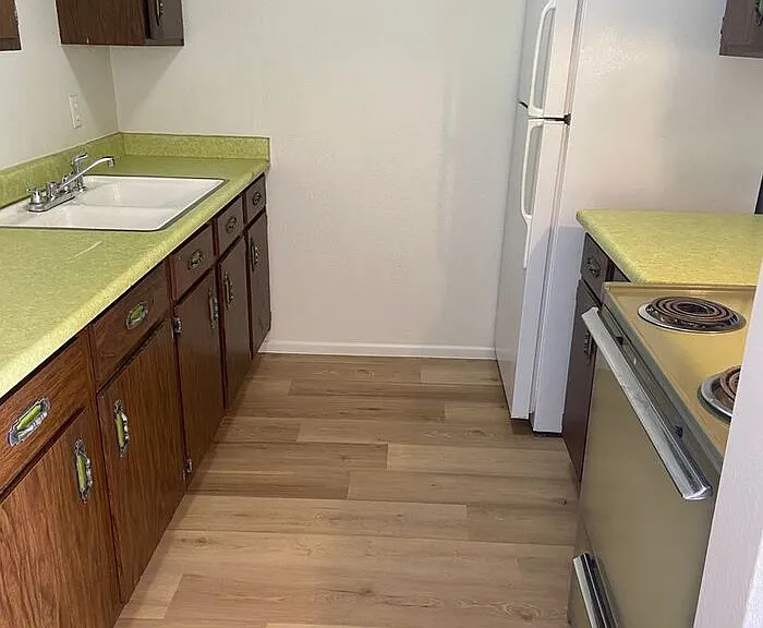 239 W Limberlost Dr — Photo 4