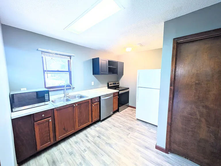 96B Glencrest Dr #B — Photo 7