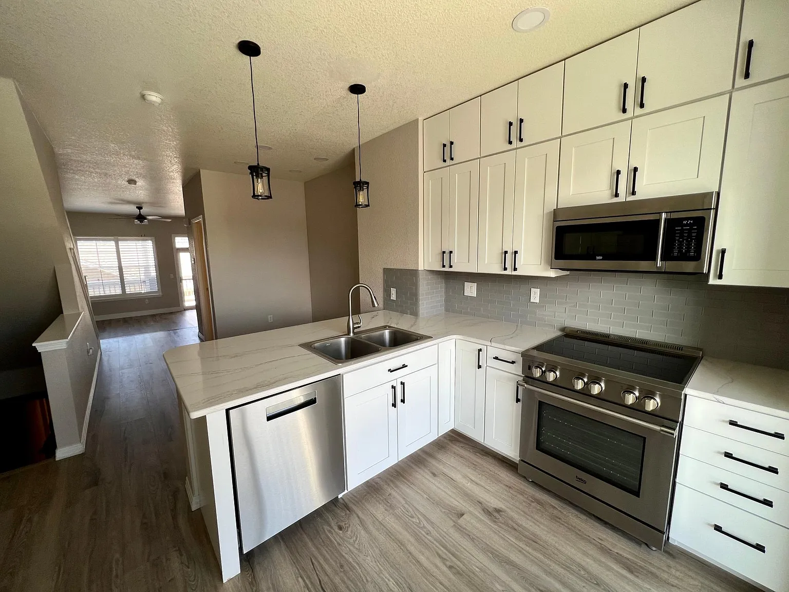 9514 Pearl Cir — Photo 3