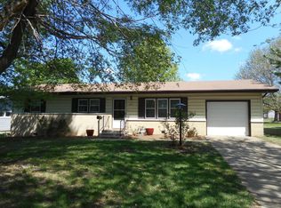 3131 W Crestview St, Springfield, MO 65807
