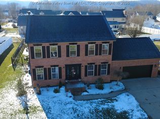 327 Northridge Dr, Hurricane, WV 25526