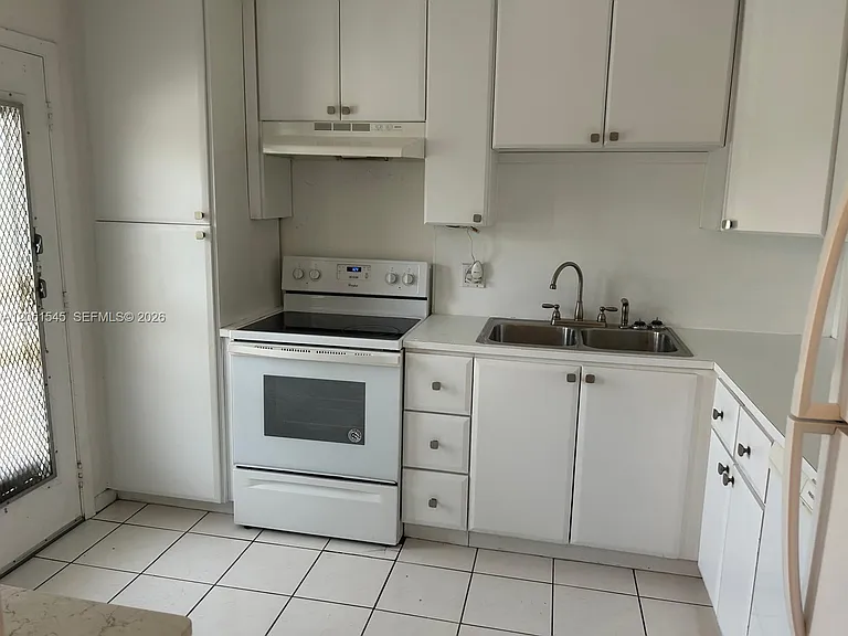 6100 S Falls Circle Dr #202 — Photo 3