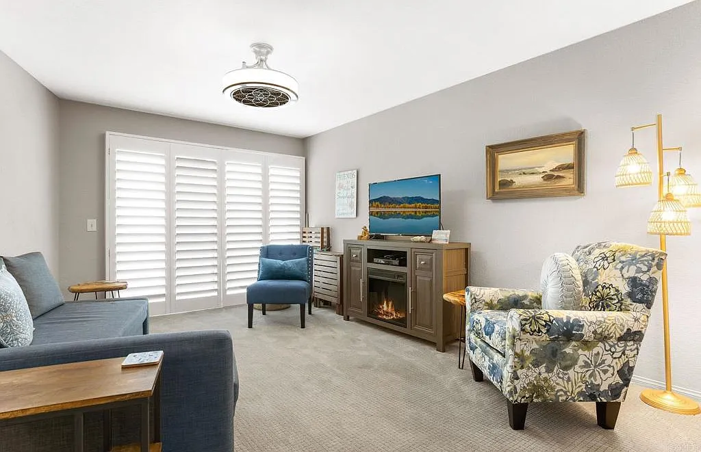 2 bed, 888 sqft, $5,000 — Photo 3