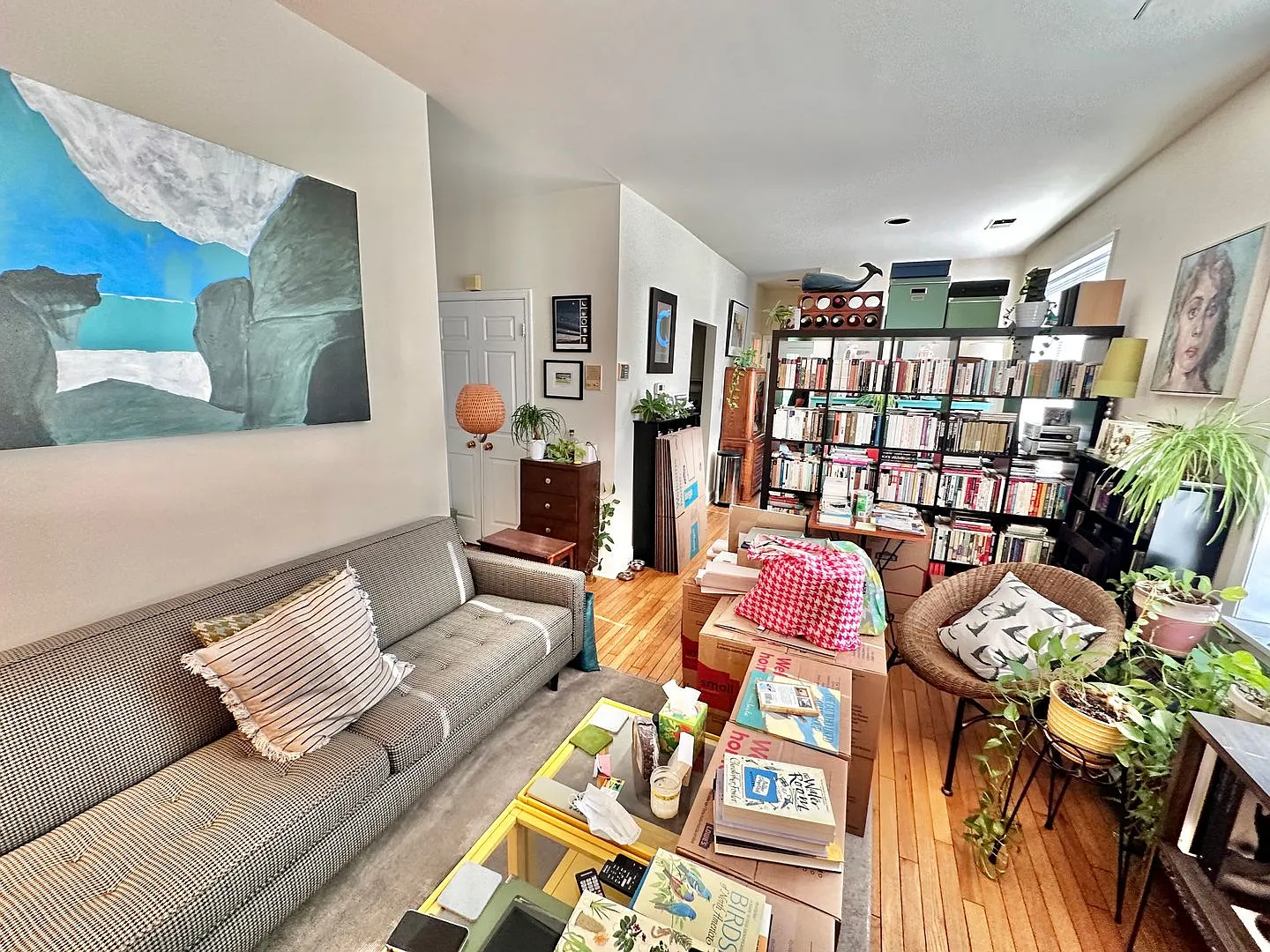 Logan/Dupont Top Floor 1BR 1BA unit with Fireplace and a balcony! — Photo 3