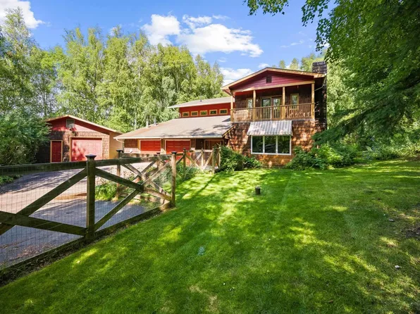 377 Parkland Dr, Fairbanks, AK 99712