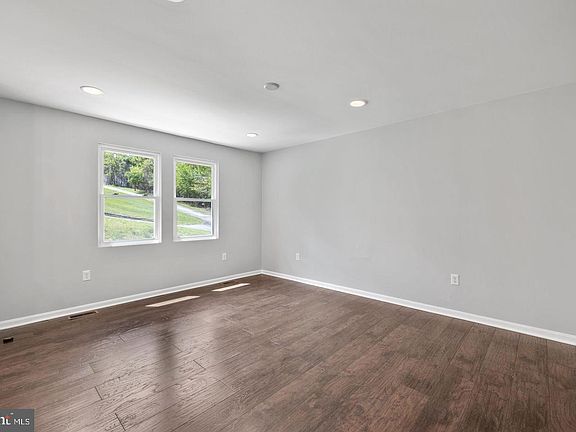 5th image of 3491 Solomons Island Rd