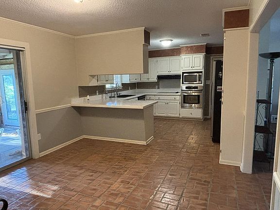 5th image of 11 Kennon Ave