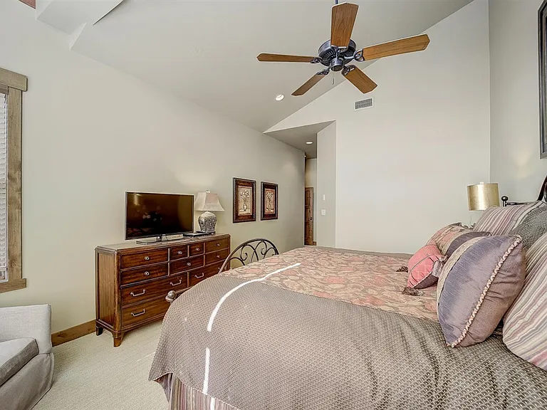 7580 Royal St E #32 — Photo 11
