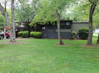 23 Outer Park Dr, Hendersonville, NC 28792